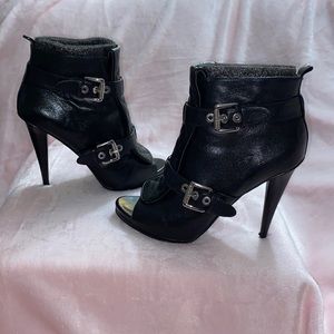NINE WEST PEEP TOE HEELED BLACK BOOTIES